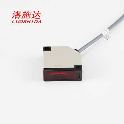 سوئیچ سنسور مجاورتی فوتوالکتریک مربع بازتابنده یکپارچهسازی با سیستمعامل نور مادون قرمز شکل پلاستیکی DC Q50